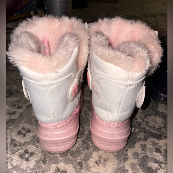 Girls mix lot of shoes 4-5T w socks - Picture 4 of 9